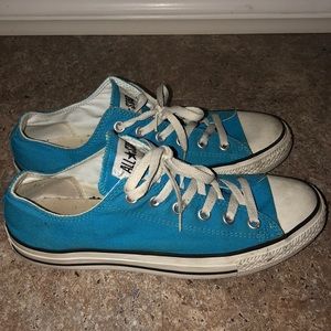 LIGHT BLUE converse